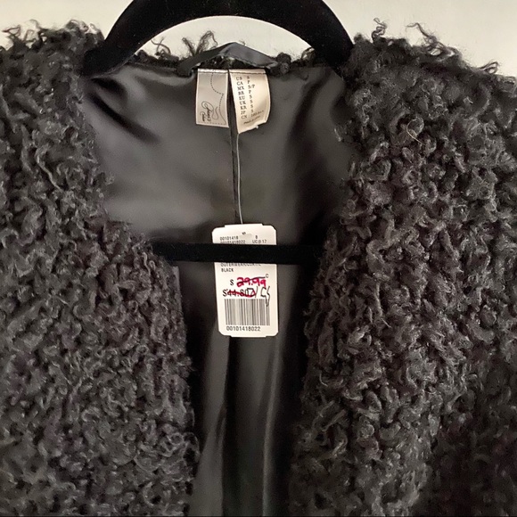 NWT! Forever 21 Sherpa Jacket - Picture 3 of 5